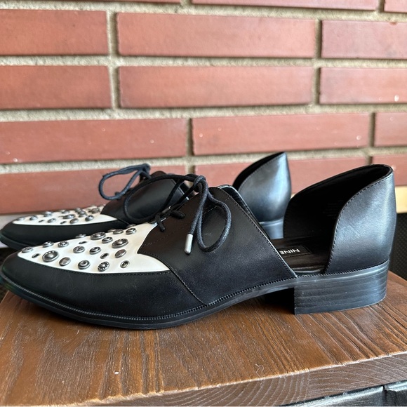Nine West Black and White Leather Studded Oxford | Loafers | Flats Size: 9 - Picture 1 of 8